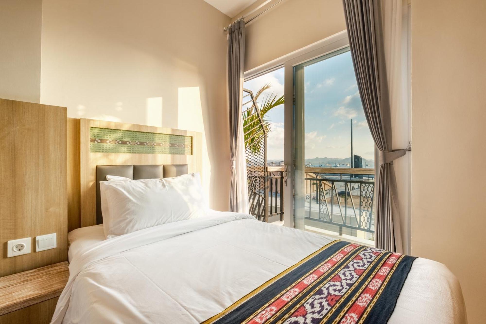 Dejavu 2.0 Hotel Bajo Komodo 纳闽巴霍 外观 照片